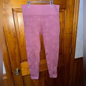 Gymshark Adapt Camo Seamless Leggings in Pink size Large